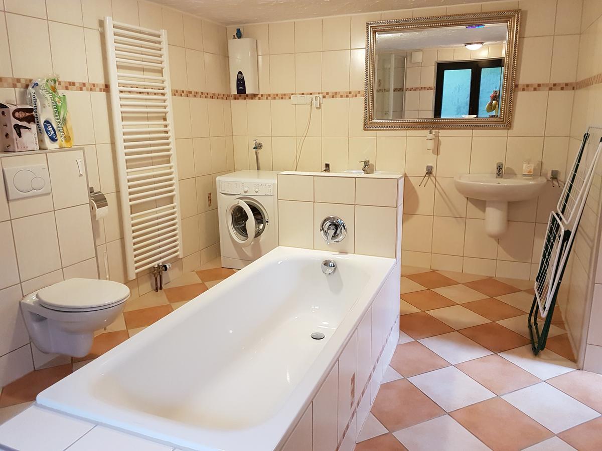 Haus Am Bachgasse - Haus Von 1777 Mit Sauna ツェル・アン・デル・モーゼル エクステリア 写真