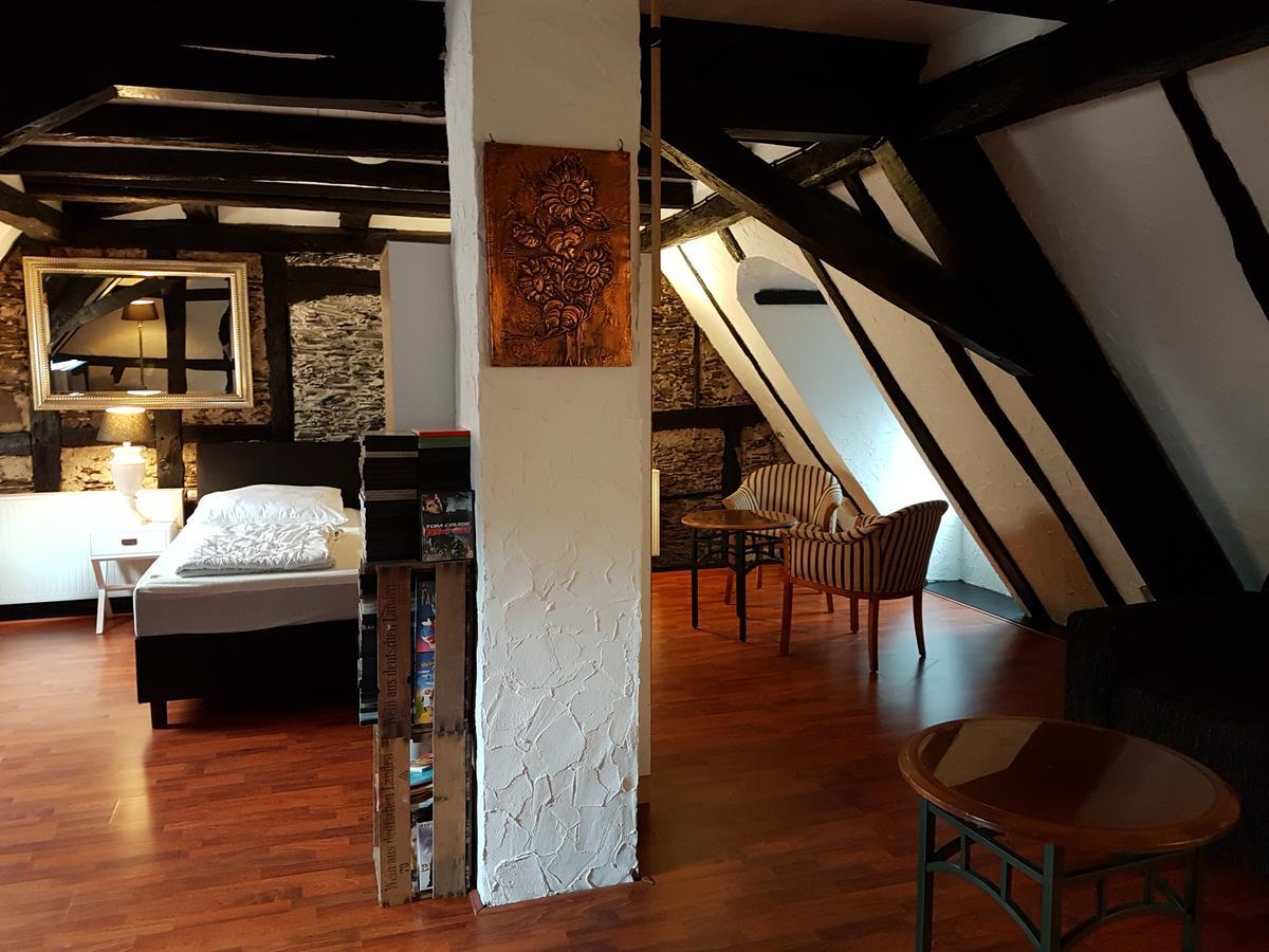 Haus Am Bachgasse - Haus Von 1777 Mit Sauna ツェル・アン・デル・モーゼル エクステリア 写真